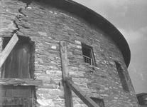 SA0741.27 - Photo of round barn, detail of masonry.